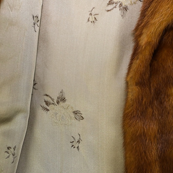 RED FOX FUR COAT - Picture 4 of 7